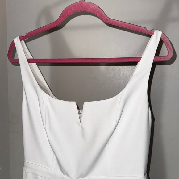 BEBE Bright White Crepe V Notch Jumpsuit Size 6 S/M NWT ($129) - Picture 6 of 9
